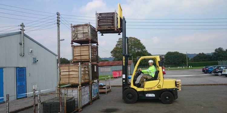 Balance forklift truck