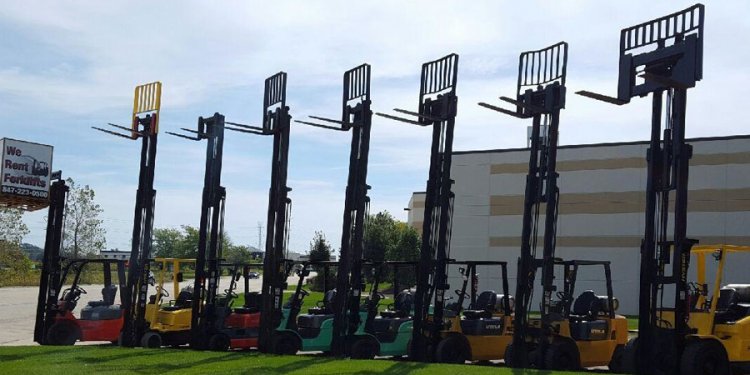 Fleet of forklift rentals for