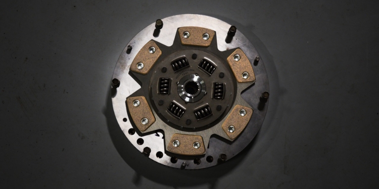 How to know if the clutch and breaks need to be replaced?